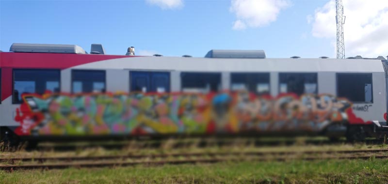 graffiti paa lokaltog